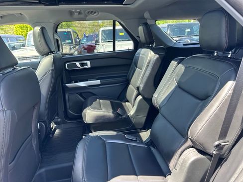 Certified 2023 Ford Explorer XLT w/ Equipment Group 202A AWD/4WD image 38