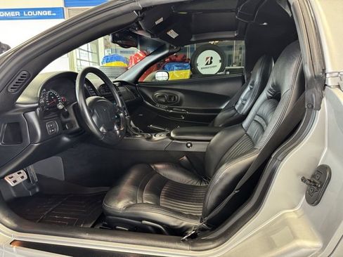 Used 2002 Chevrolet Corvette Coupe w/ Preferred Equipment Group2 image 7