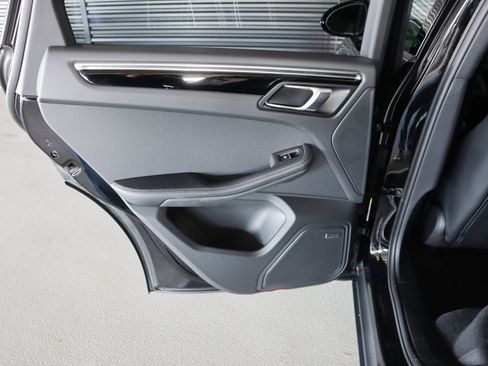 New 2026 Porsche Macan AWD/4WD image 23