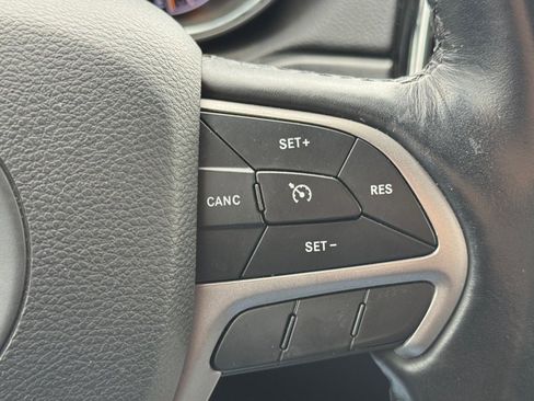 Used 2020 Jeep Grand Cherokee Limited w/ Luxury Group II image 20