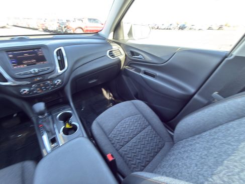 Used 2022 Chevrolet Equinox LT image 32