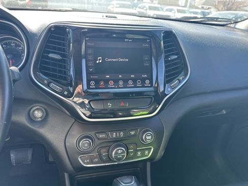 Used 2019 Jeep Cherokee Limited image 9