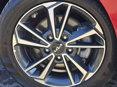 Used 2024 Kia Forte LXS image 6