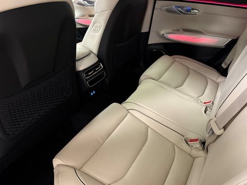New 2026 Genesis GV70 2.5T Advanced AWD/4WD image 12