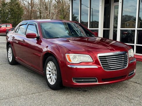 Used 2014 Chrysler 300 image 1