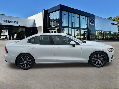 Used 2020 Volvo S60 T5 Momentum FWD image 3