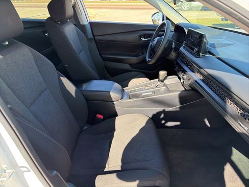 Used 2025 Honda Accord LX image 16