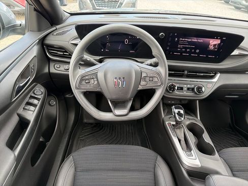 Certified 2025 Buick Envista Preferred w/ Convenience II Package FWD image 14
