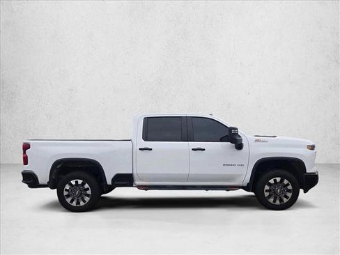 Used 2025 Chevrolet Silverado 2500 Custom w/ Custom Value Package AWD/4WD image 4