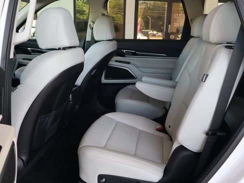 Used 2024 Kia Telluride S w/ S Sunroof Package FWD image 42