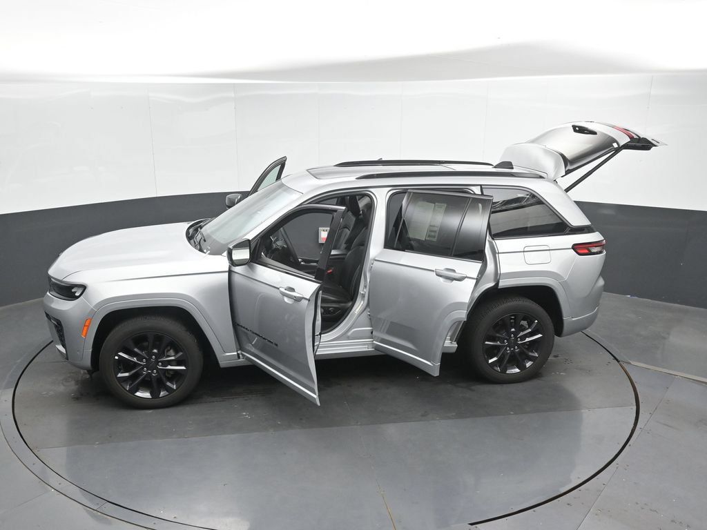 Used 2026 Jeep Grand Cherokee Limited AWD/4WD image 51