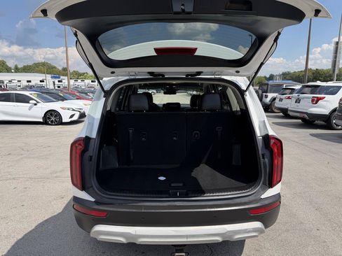 Used 2020 Kia Telluride LX AWD/4WD image 11