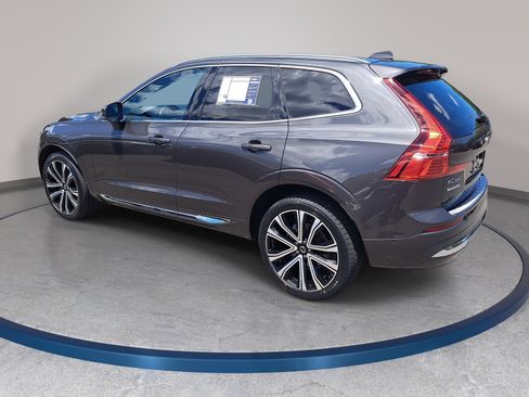Used 2023 Volvo XC60 B5 Ultimate w/ Climate Package FWD image 7