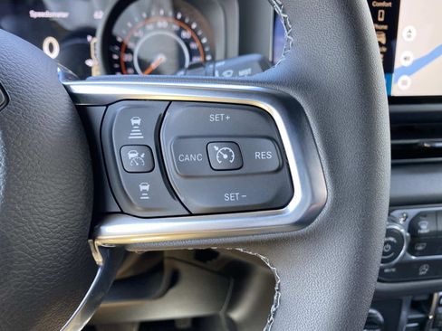 New 2026 Jeep Wrangler Unlimited Sahara AWD/4WD image 15