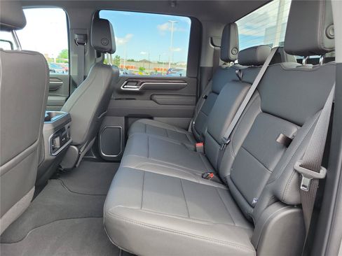 Used 2026 GMC Sierra 2500 SLT w/ SLT Convenience Package AWD/4WD image 13