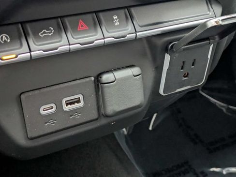 Used 2022 Chevrolet Silverado 1500 Custom AWD/4WD image 20