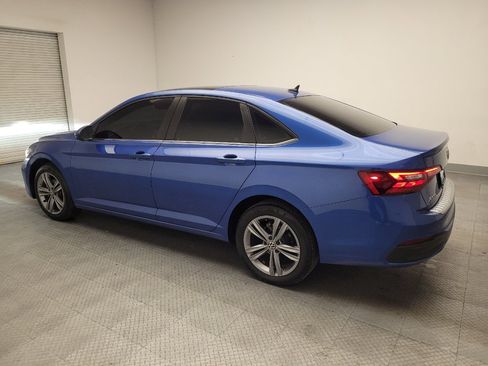 Used 2023 Volkswagen Jetta SE FWD image 3