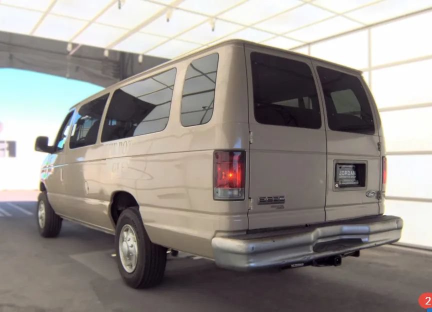 Used 2007 Ford E-350 and Econoline 350 XL RWD image 4