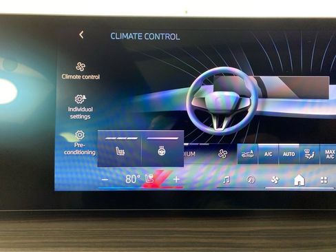 New 2026 BMW X5 xDrive50e image 16