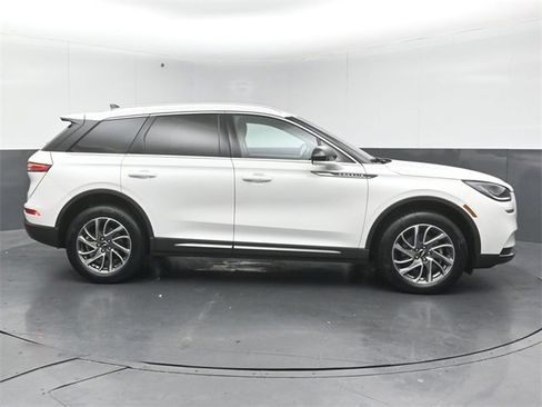 Certified 2022 Lincoln Corsair AWD w/ Equipment Group 101A image 8