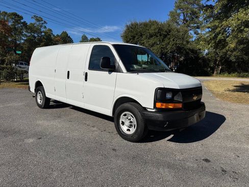 Used 2015 Chevrolet Express 2500 Extended image 8