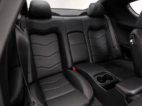 Used 2012 Maserati GranTurismo S RWD image 16