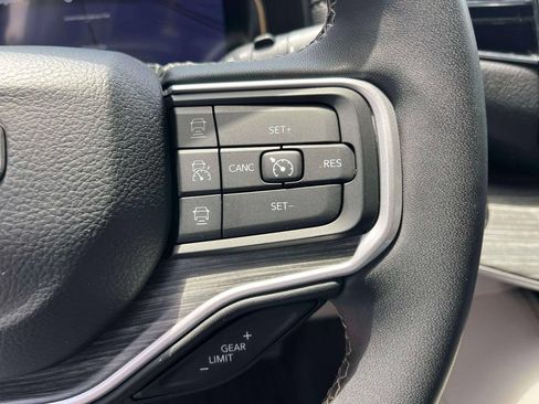 Used 2024 Jeep Wagoneer Series II w/ Flexible Seating Group RWD image 33