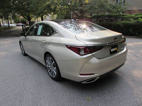 Used 2019 Lexus ES 350 w/ Accessory Package 2 FWD image 4