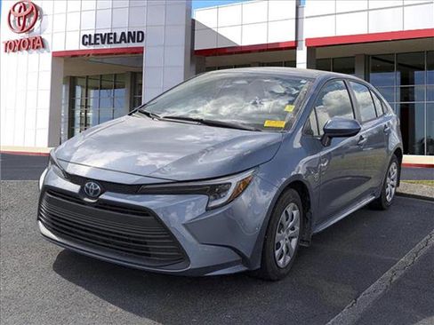 Used 2025 Toyota Corolla LE image 4