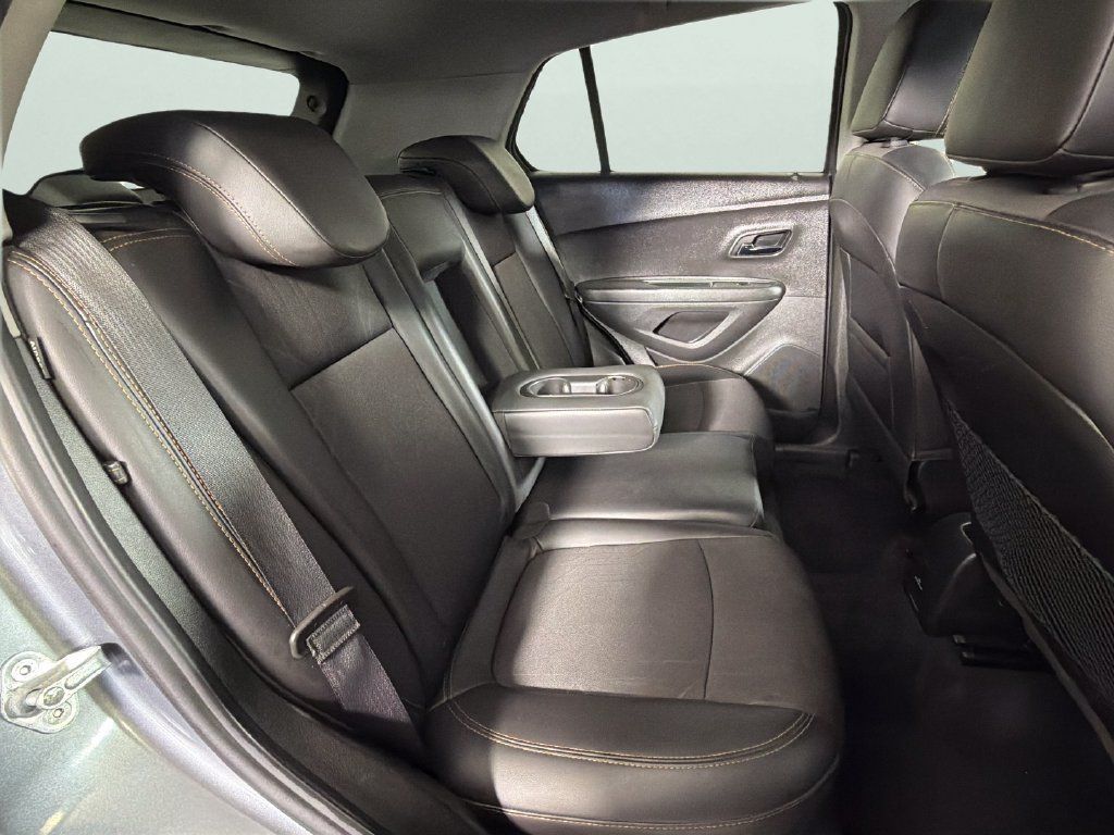 Used 2020 Chevrolet Trax LT w/ LT Convenience Package FWD image 28
