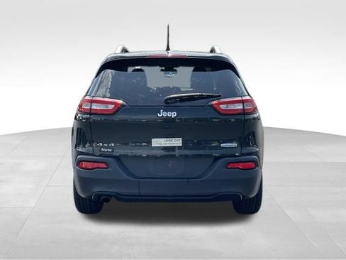 Used 2016 Jeep Cherokee Latitude w/ Cold Weather Group AWD/4WD image 4