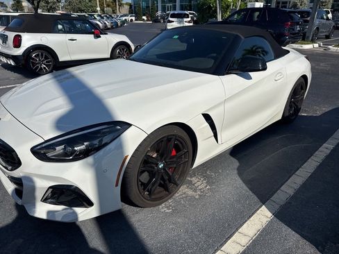 Used 2023 BMW Z4 M40i w/ Premium Package image 8