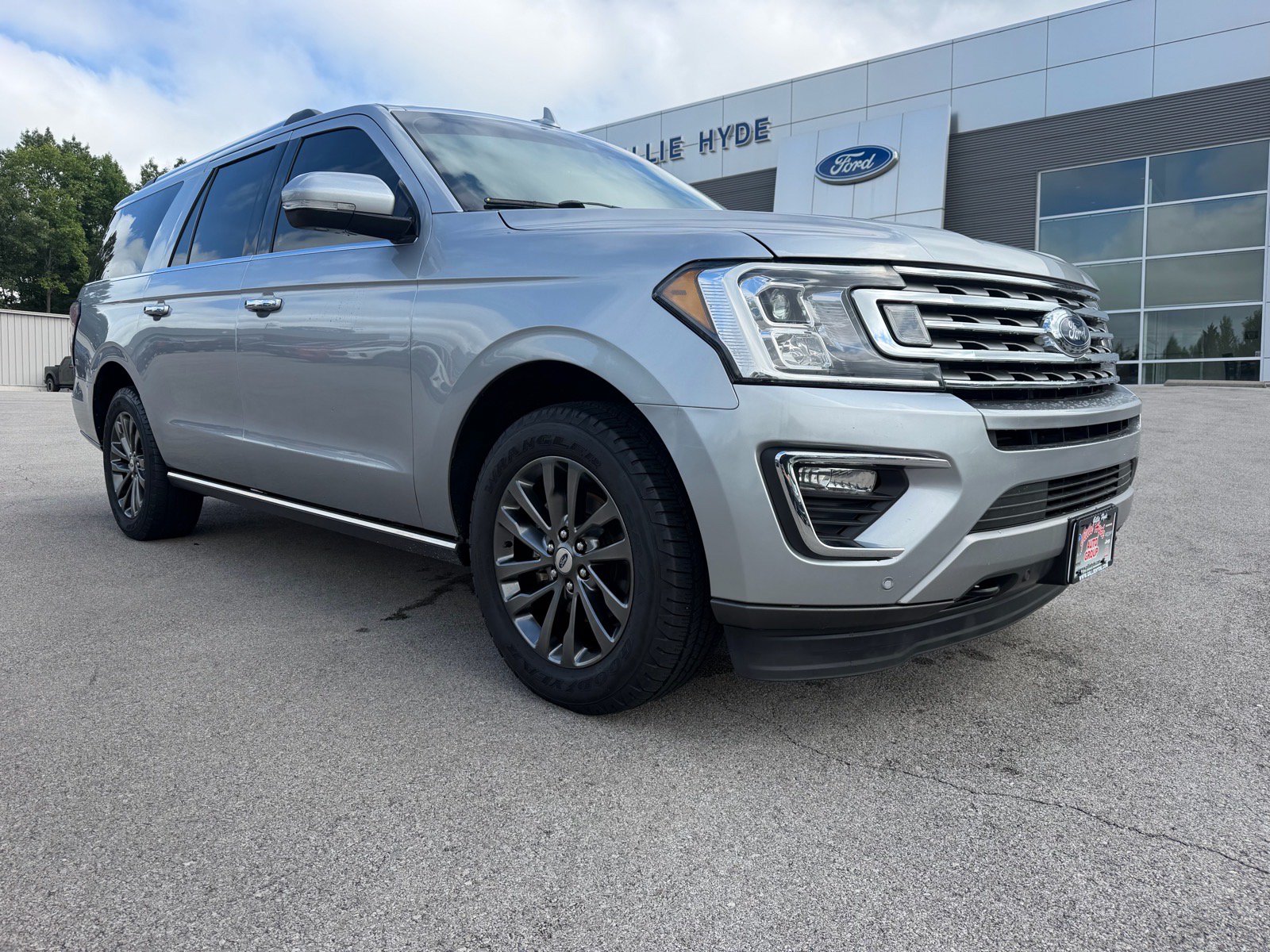Used 2021 Ford Expedition Max Limited AWD/4WD image 2