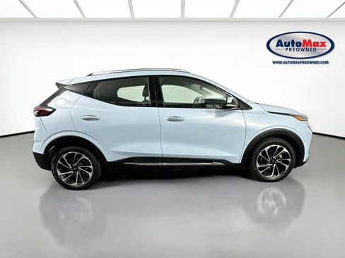 Used 2023 Chevrolet Bolt EUV Premier w/ Sun & Sound Package FWD image 10