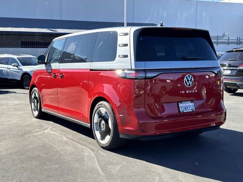 Used 2025 Volkswagen ID. Buzz Pro S image 4