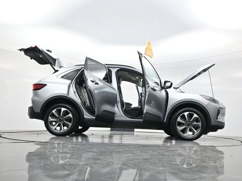 Certified 2023 Ford Escape Platinum image 58