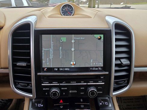 Used 2013 Porsche Cayenne image 18