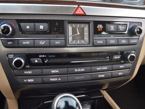 Used 2015 Hyundai Genesis 3.8 w/ Option Group 03 image 23