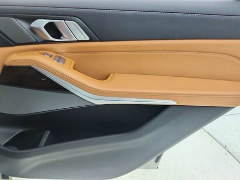 Used 2021 BMW X7 xDrive40i w/ M Sport Package image 28