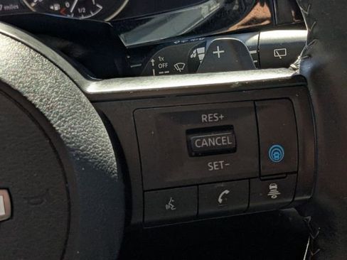 Used 2025 Nissan Pathfinder SV w/ SV Premium Package image 23