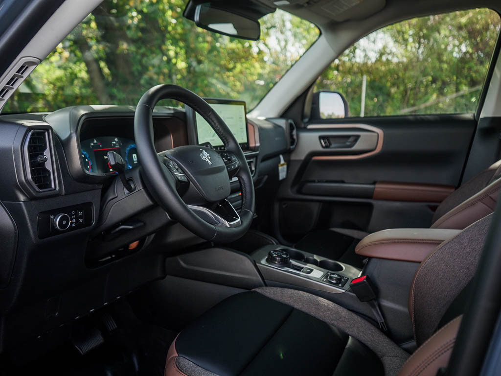 New 2026 Ford Bronco Sport Outer Banks w/ Sasquatch Outer Banks Package AWD/4WD image 16