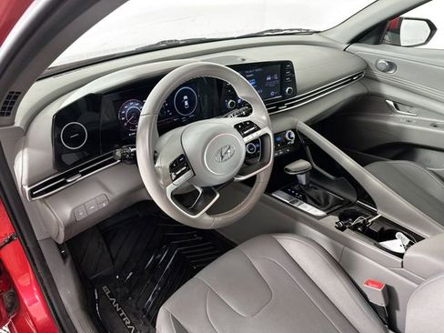 Used 2022 Hyundai Elantra SEL w/ Convenience Package image 10