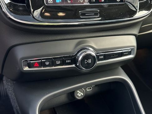 New 2025 Volvo XC40 B5 Plus w/ Climate Package image 24