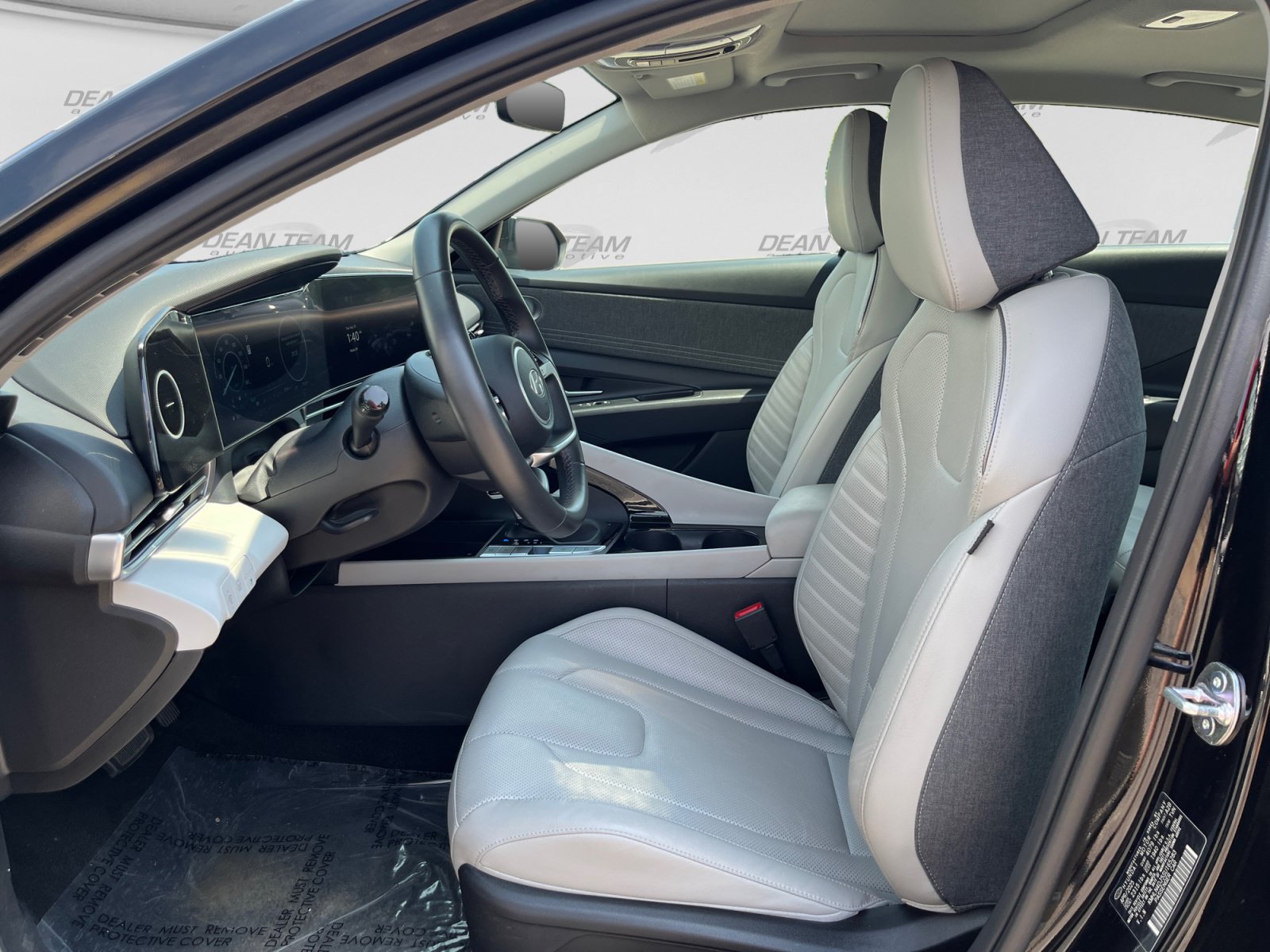 Used 2025 Hyundai Elantra Limited FWD image 9