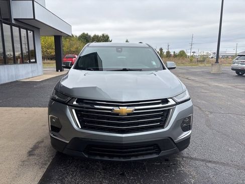 Used 2023 Chevrolet Traverse LT image 6