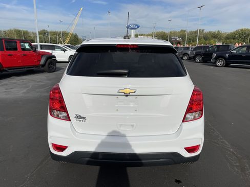 Used 2019 Chevrolet Trax LS w/ Tint and Cruise Package image 4