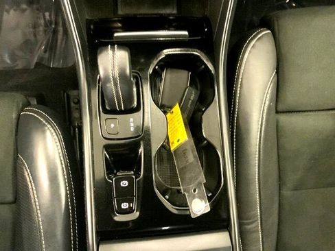 Used 2020 Volvo XC40 T5 R-Design image 15