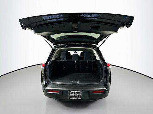 Used 2022 Nissan Pathfinder SV w/ SV Black Package image 26