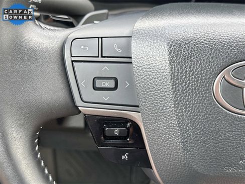 Used 2025 Toyota Camry SE image 17