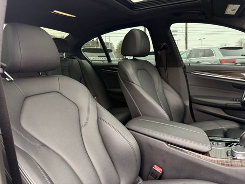 Used 2019 BMW 530i xDrive image 36